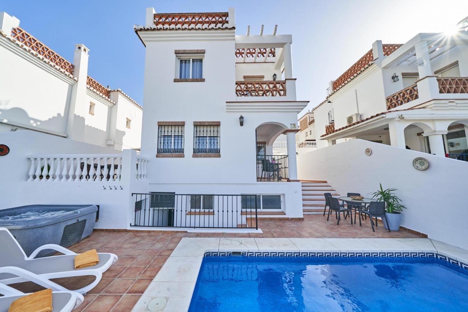 Villa Pura - Private Jacuzzi & Heated Pool Nerja Exterior foto