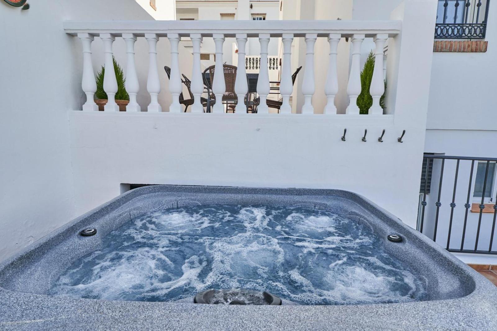 Villa Pura - Private Jacuzzi & Heated Pool Nerja Exterior foto