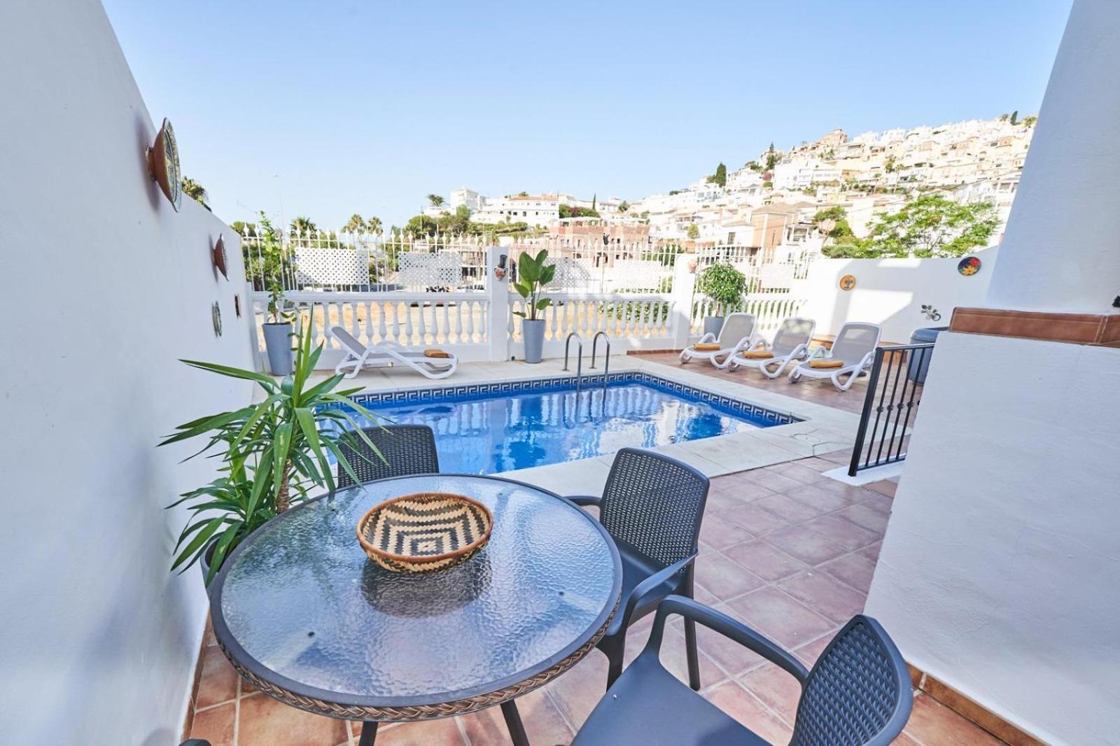 Villa Pura - Private Jacuzzi & Heated Pool Nerja Exterior foto